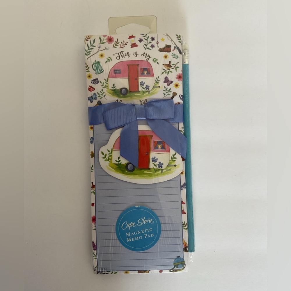 Cape Shore Magnetic Note  Pads and Pencil. NWT
